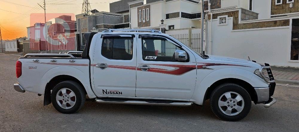 نيسان نافارا